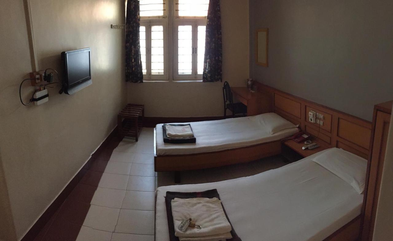 Hotel Satkar Cafeteria Belgaum Exteriör bild